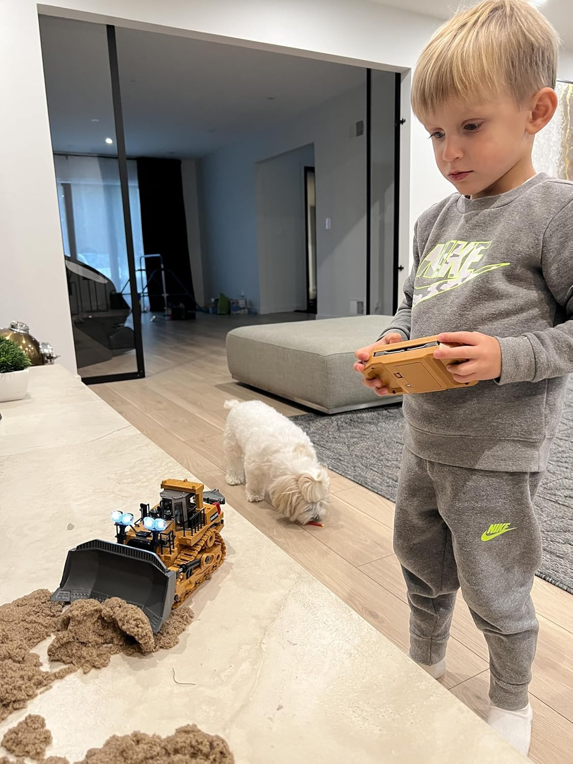 Metal RC Bulldozer Toy for Kids | 9-Channel Remote Control Track-Type Tractor wi