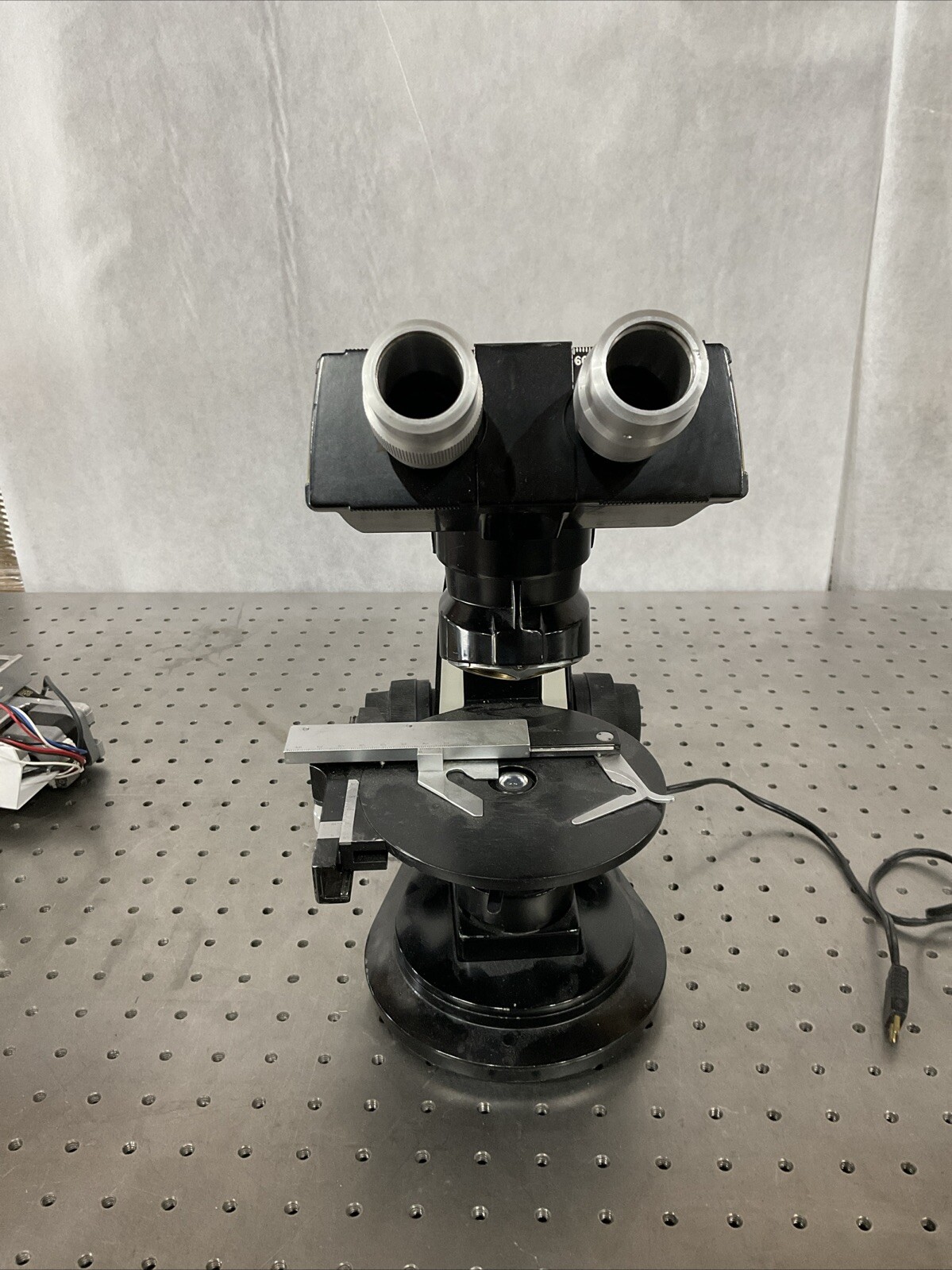 Bausch & Lomb 4 Objectives Binocular Microscope (No Objectives Or Power Source)