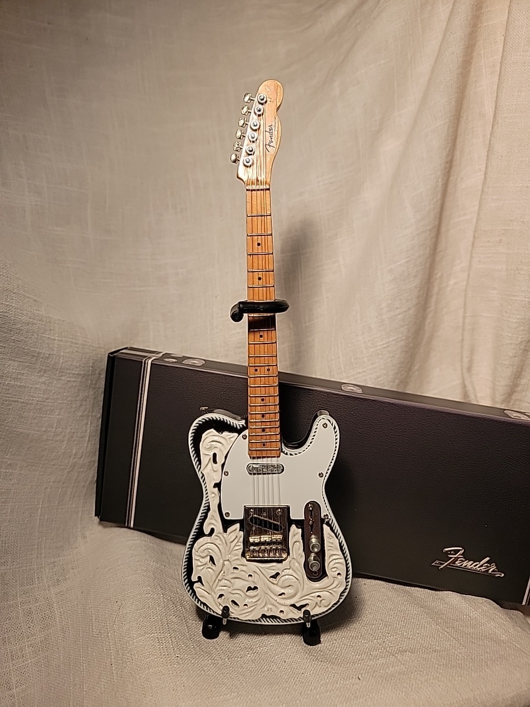 WAYLON JENNINGS MINIATURE REPLICA GUITAR AXE HEAVEN