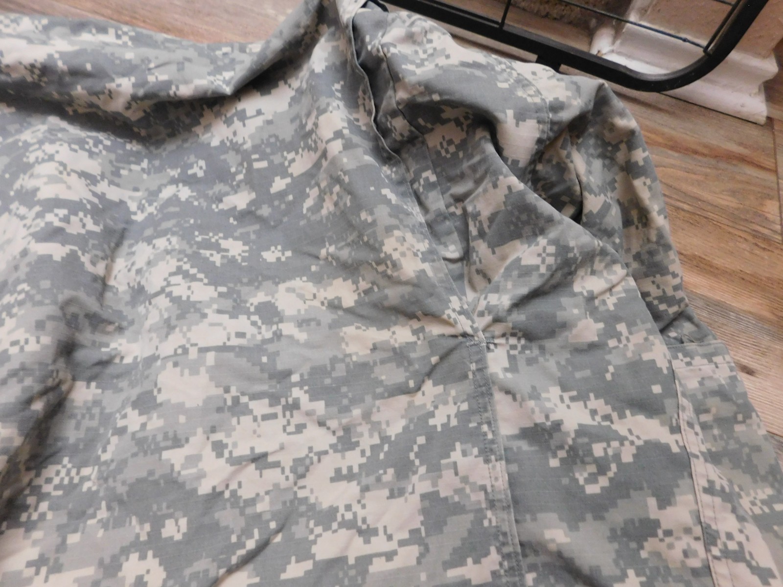 US ARMY ACU TOP COAT SIZE LARGE - X LONG
