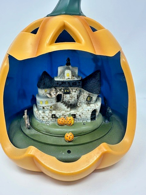 Eluceo Animated Pumpkin Light Sound Motion Haunted House Diorama Shadows