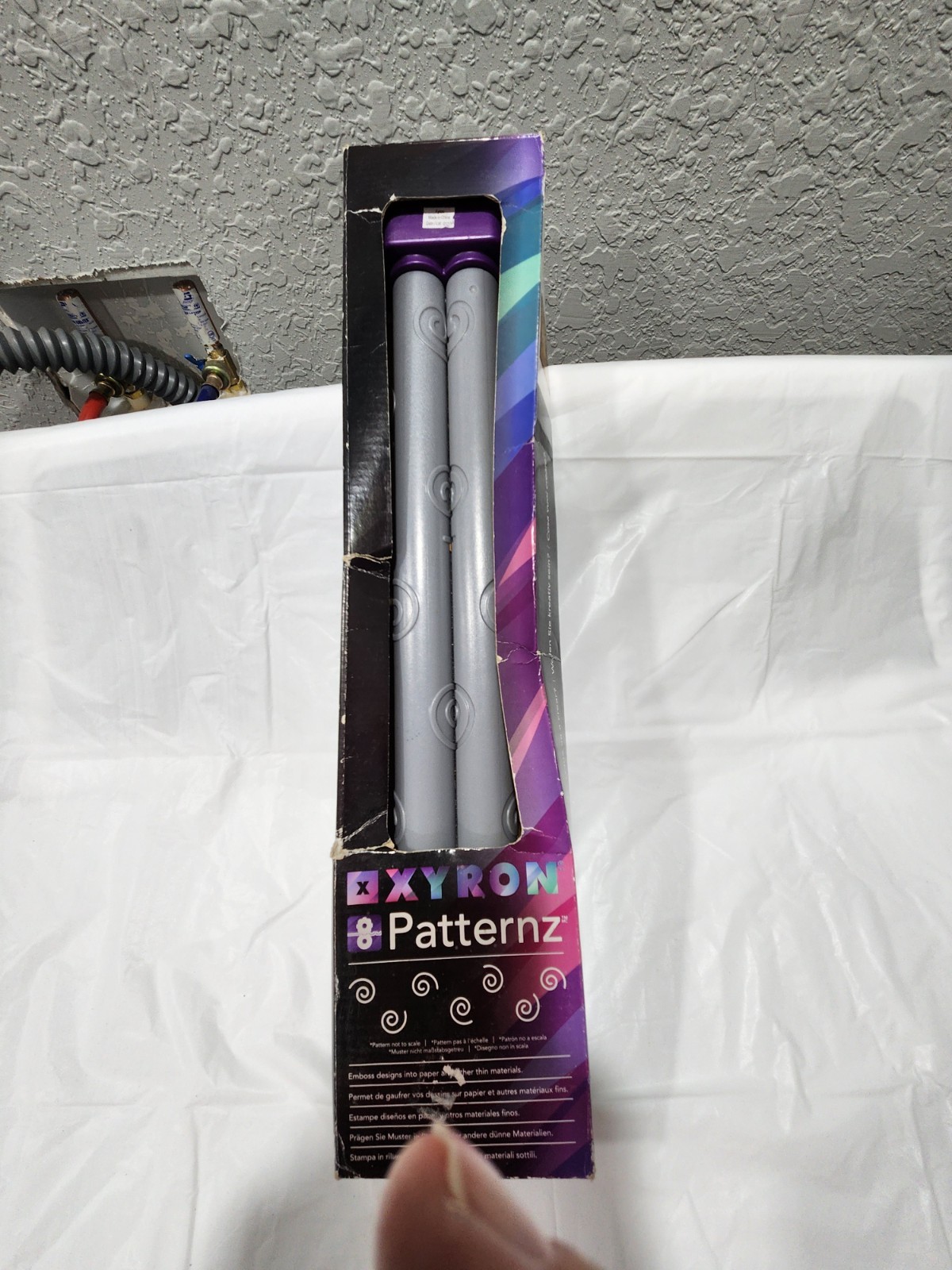 Xyron Patternz Creatopia Embossing Tool Scrapbooking spiral Roller Set in Box
