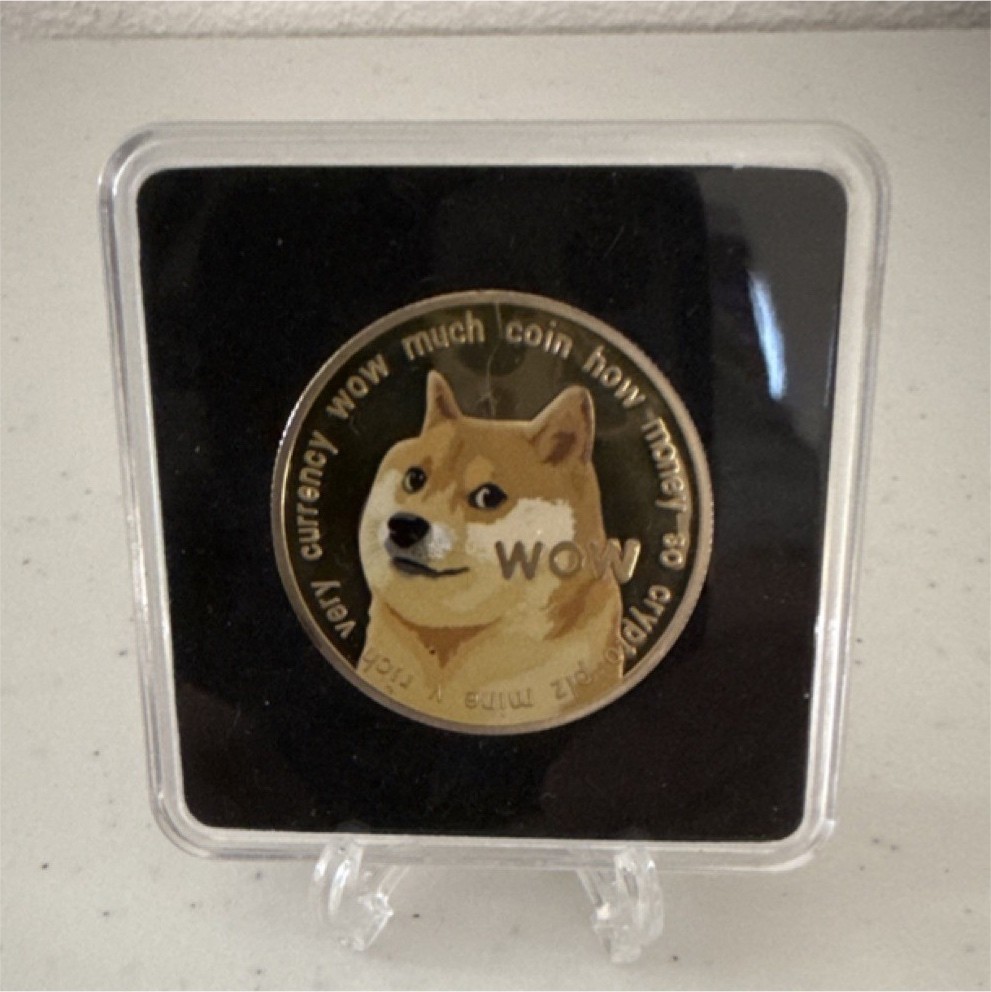Dogecoin Physical Collectible Coin 'To The Moon' Doge Meme Crypto-Collectible