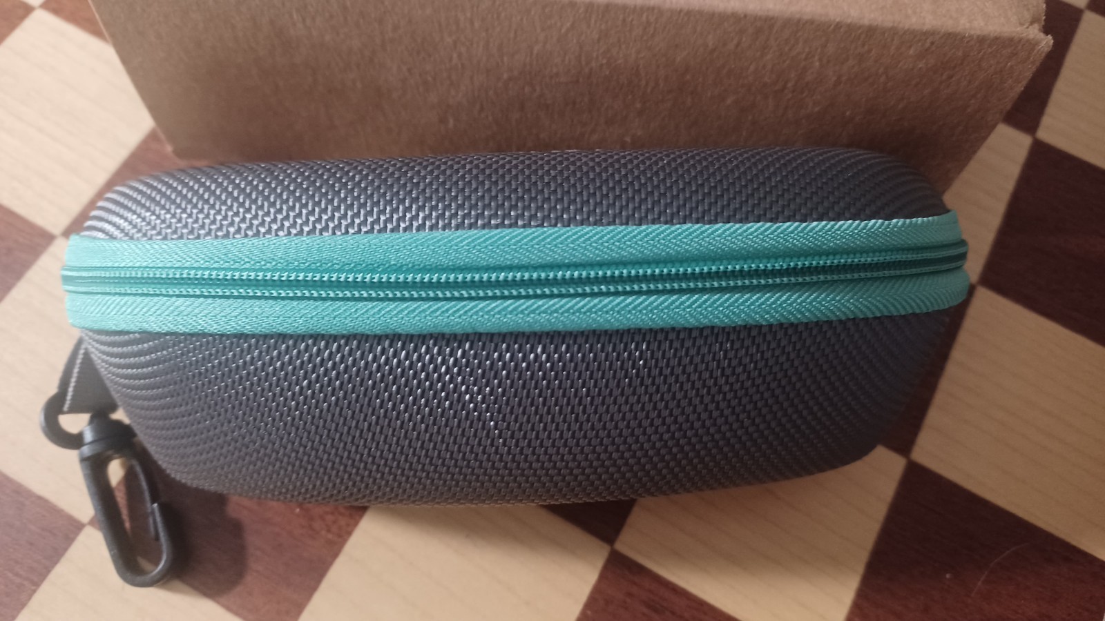 db4k REACT Zippered Protective Eyeglass Case. New In Box.
