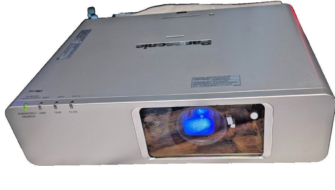 Panasonic PT-FW300NT WXGA 3LCD Projector 3500 Lumens Lens Shift DVI *LOW HOURS!*