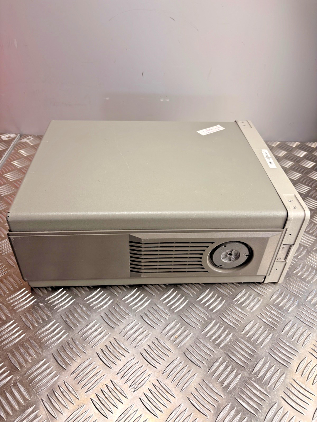 HP 8561E Spectrum Analyzer 30Hz-6.5GHz RF Microwave Analyzer Powers On