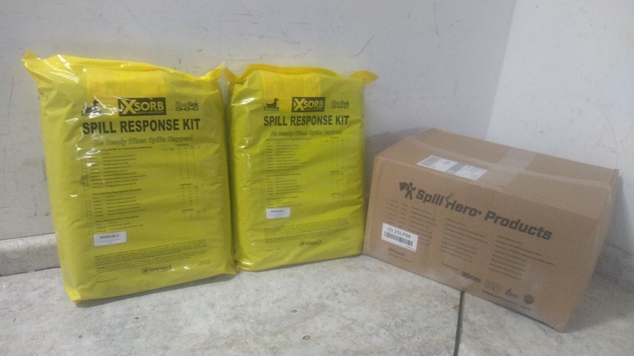 Xsorb CFKBU30 2 Pk 8 Gal Volume Absorbed/Kit Vehicle Spill Kit