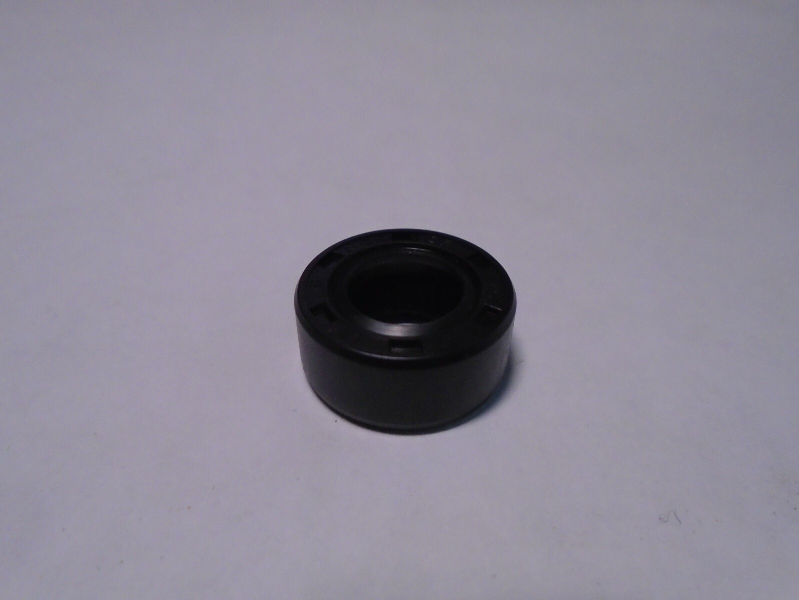 TC 10X18X8 DOUBLE LIPS METRIC OIL / DUST SEAL 10mm X 18mm X 8mm WITH SPRING