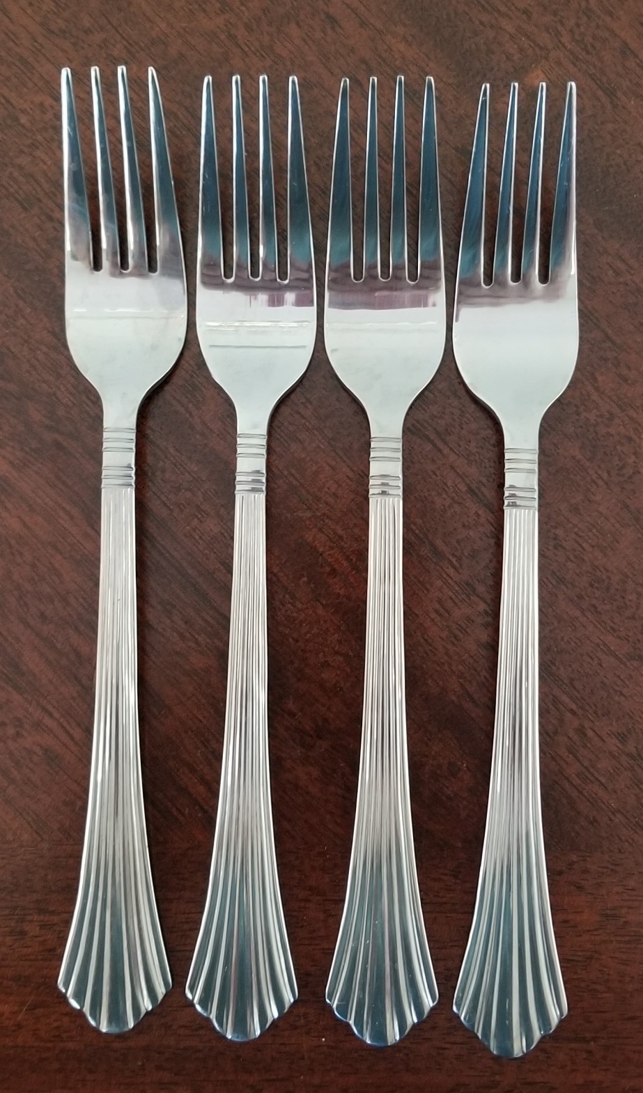 Lot of 4 Heavy Dinner Forks 7 3/4" Stainless Steel China Fan Design