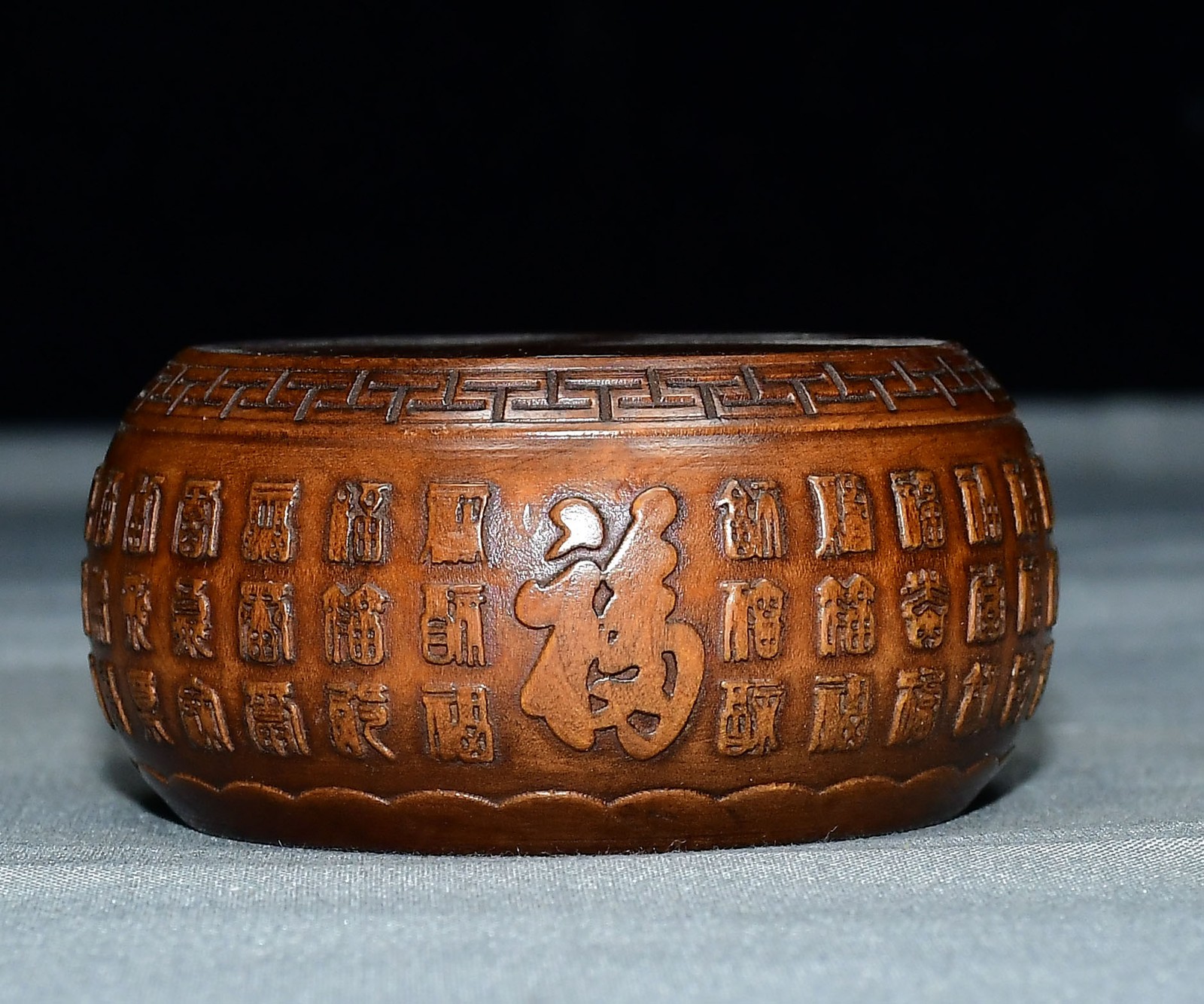 Exquisite Small Leaf Boxwood Baifu Base Ornament