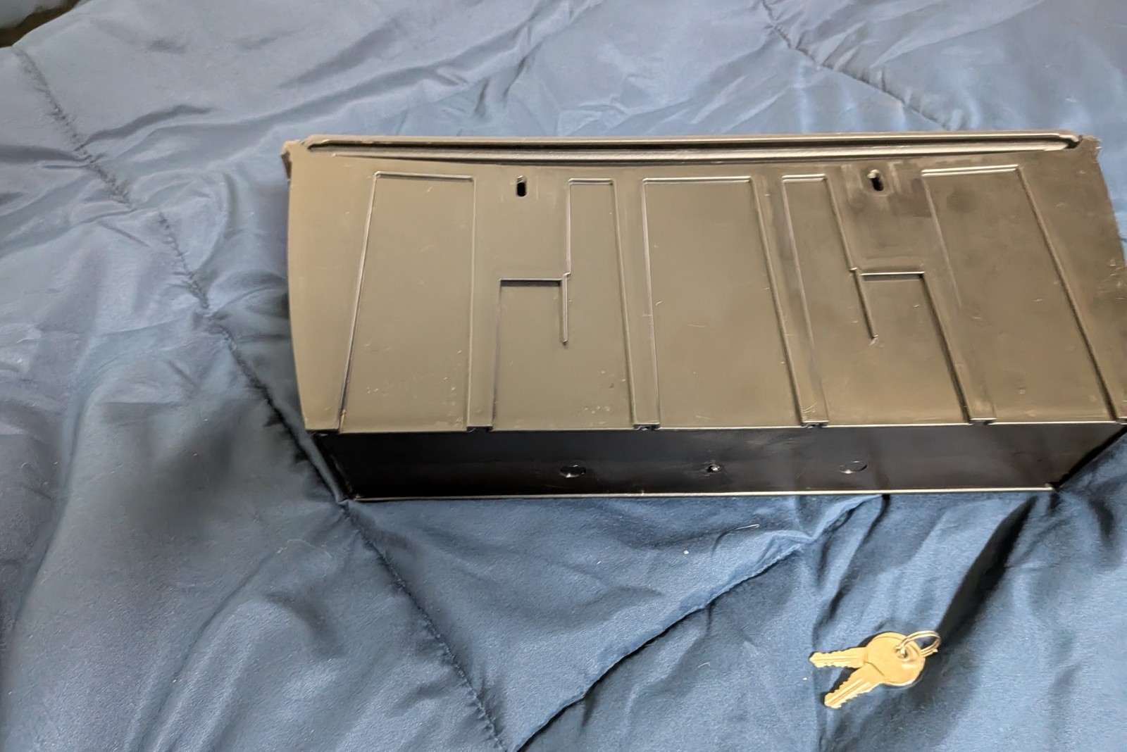 Classic Lockable Wall Mount Mailbox