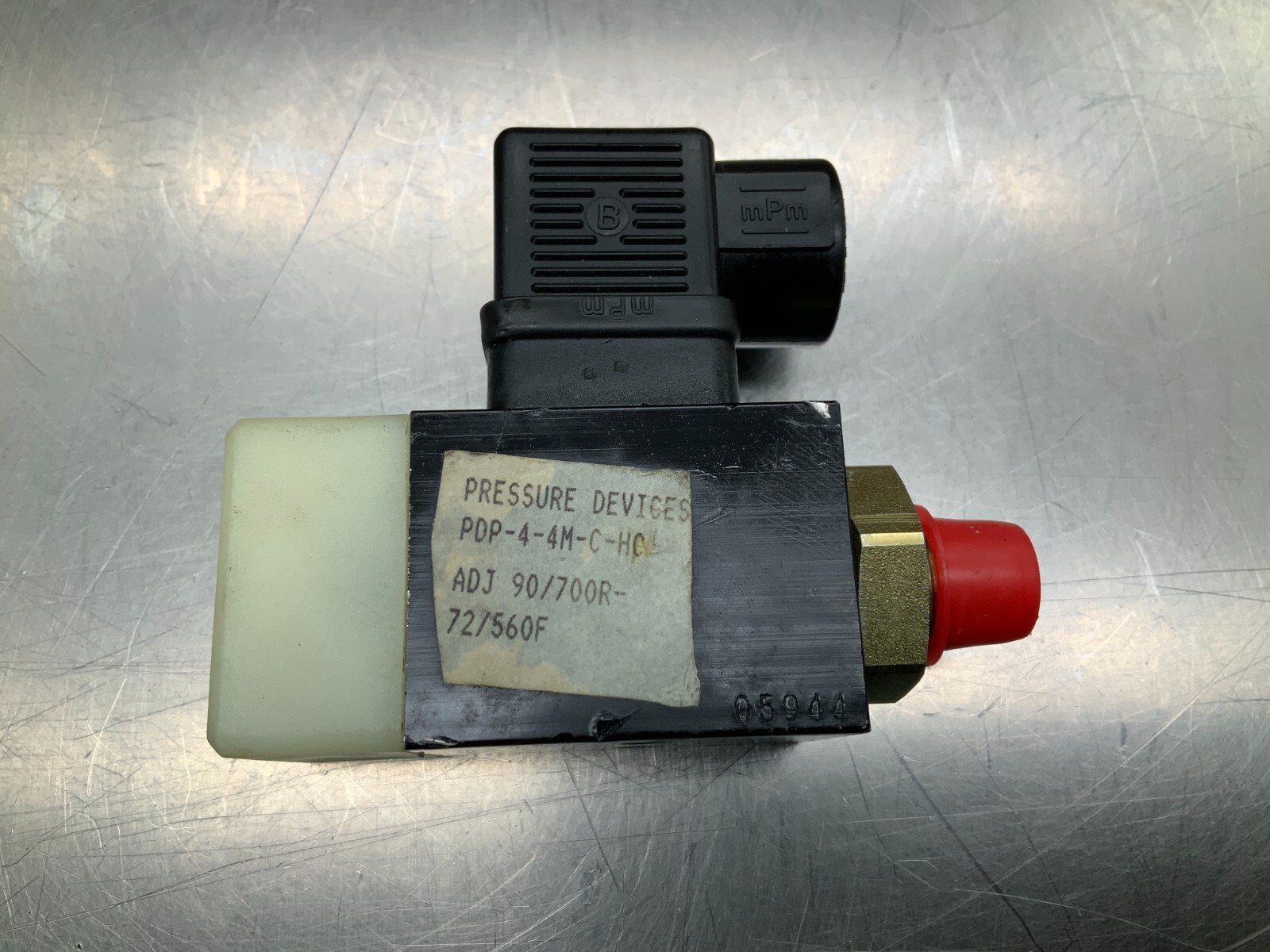 Pressure Devices PDP-4-4M-C-HC Pressure Switch