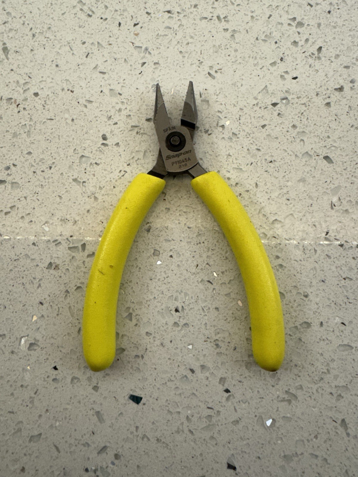 Snap-on Tools SPAIN HIVIZ 4-1/2" Soft Snipe Nose Precision Pliers P91045AHV