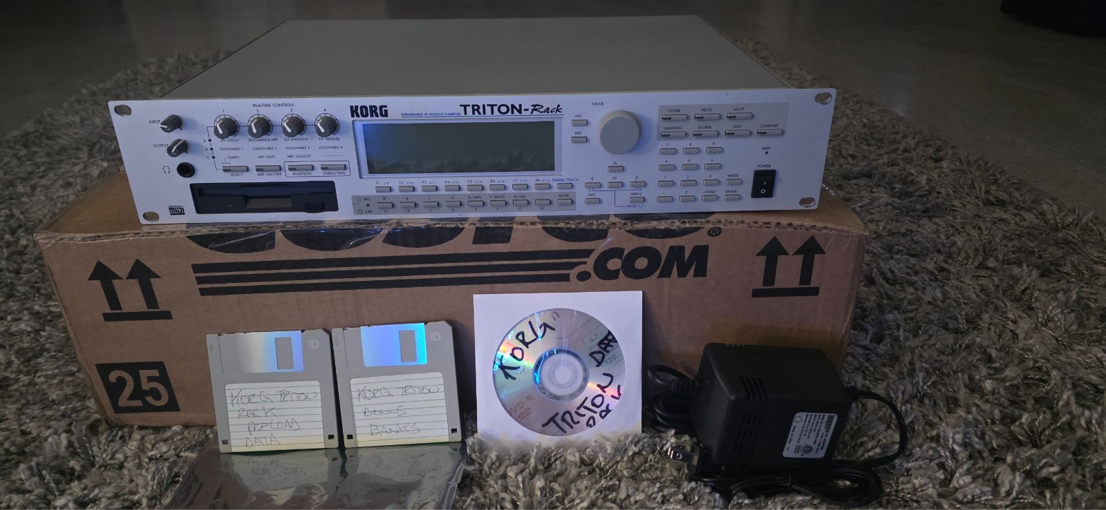 KORG TRITON RACK W/96MB RAM OS 1.52 BONUS FLOPPY W/COMMERCIAL SOUND BANKS DVD-R