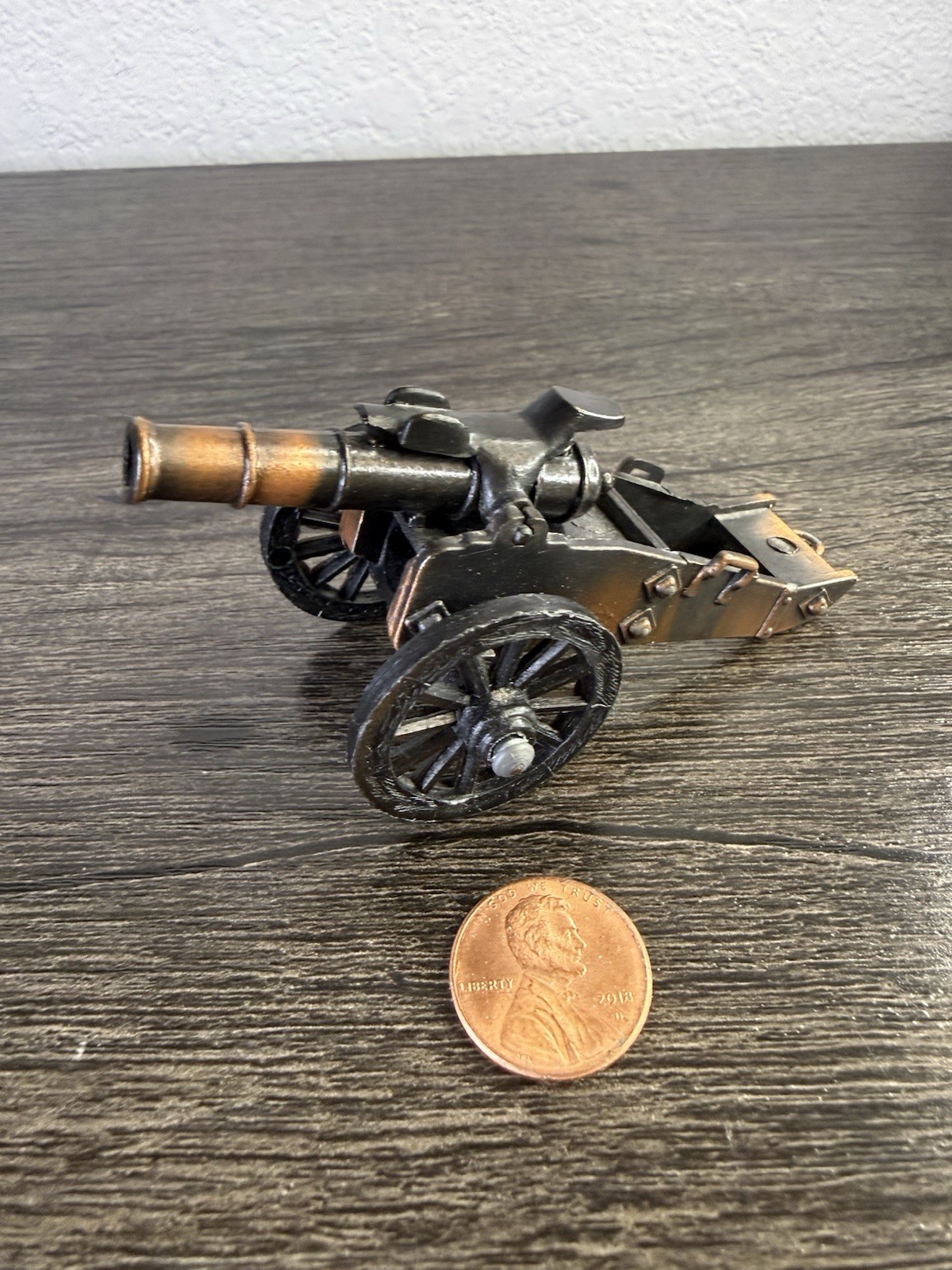 Vintage Antique Finish Die Cast Metal Military Cannon Pencil Sharpener