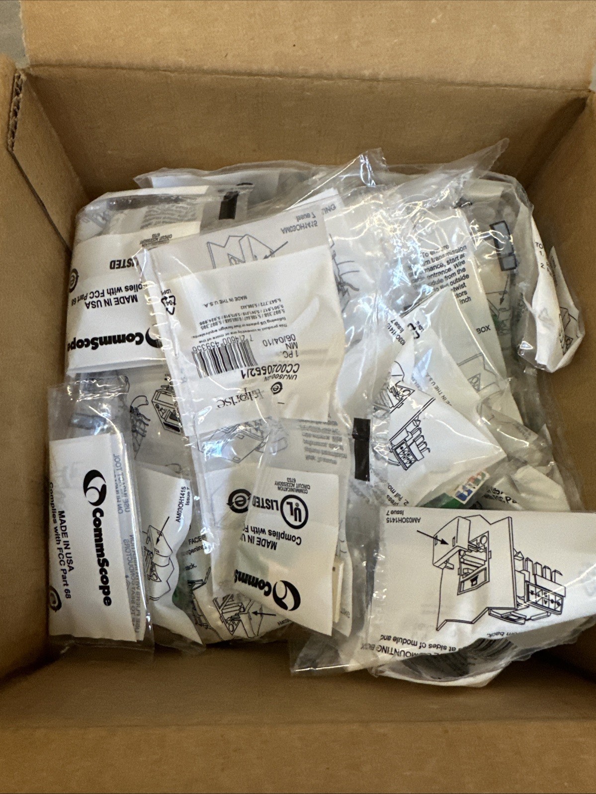 Lot 25 NEW Commscope Uniprise UNJ500 Green Jack Outlet Module Cat5e CC0020552/1