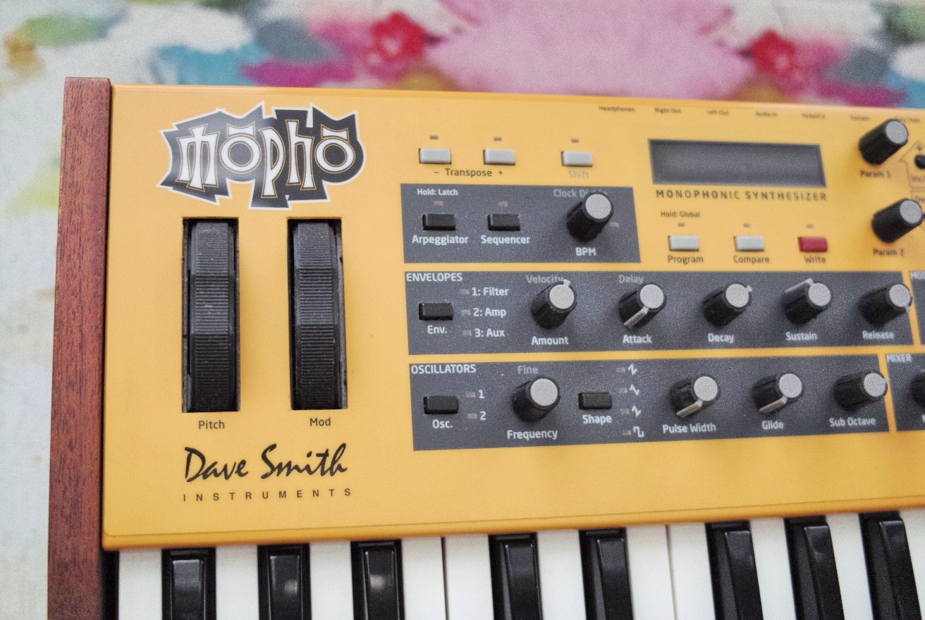 Dave Smith Mopho Monophonic Analog Keyboard Synthesizer With Extras!!!