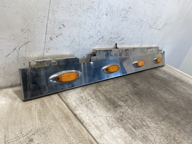 2007 Cab Exterior Trim Panel for International 9400i (785-11192)