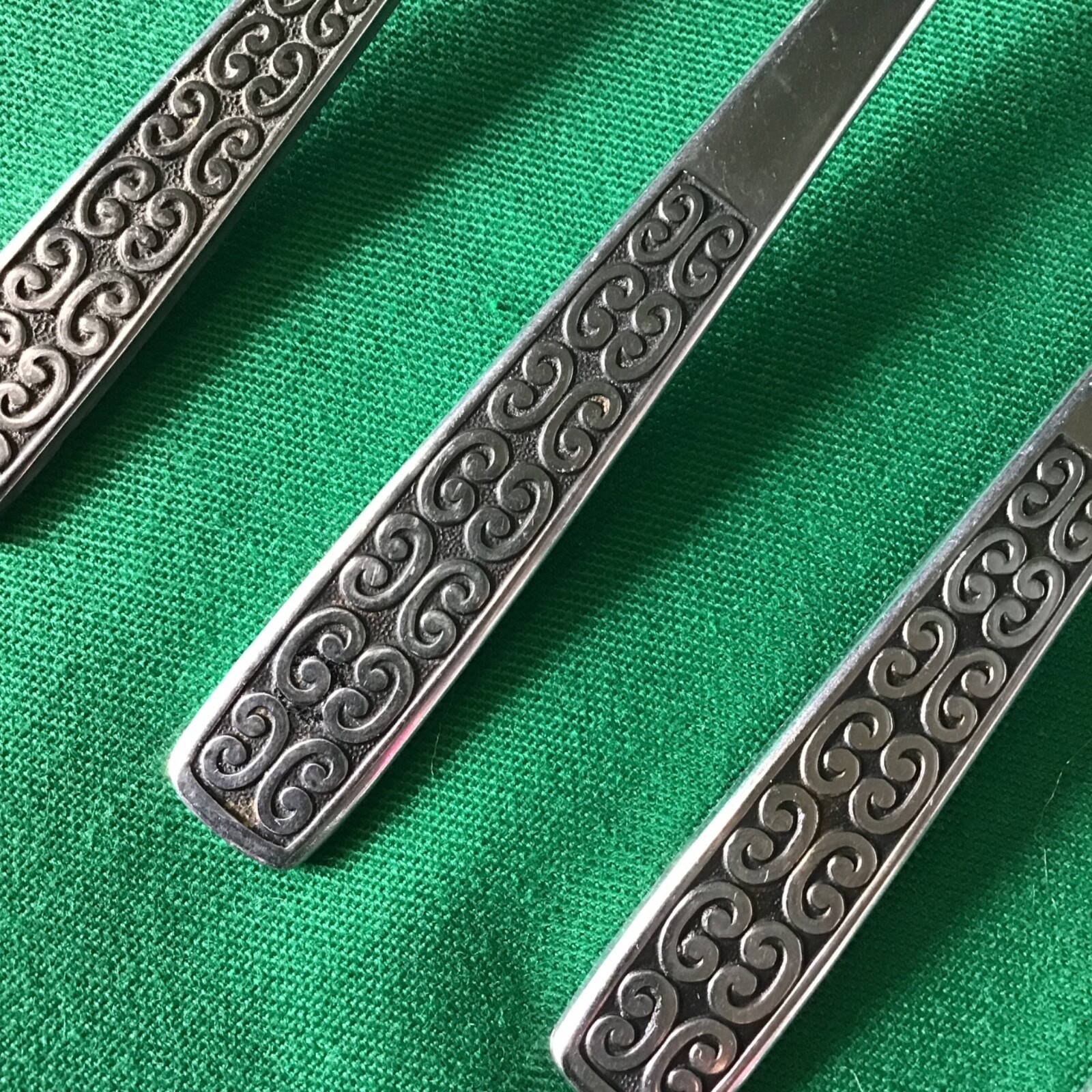 International Serenata Stainless Steel Scroll Glossy Flatware CHOOSE PIECE /SET