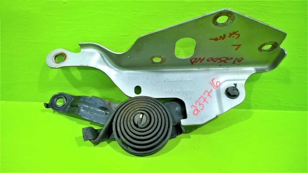 99 00 01 02 03 04 05 06 07 GMC SIERRA 2500HD LEFT HOOD HINGE AND MOUNT 2377-16
