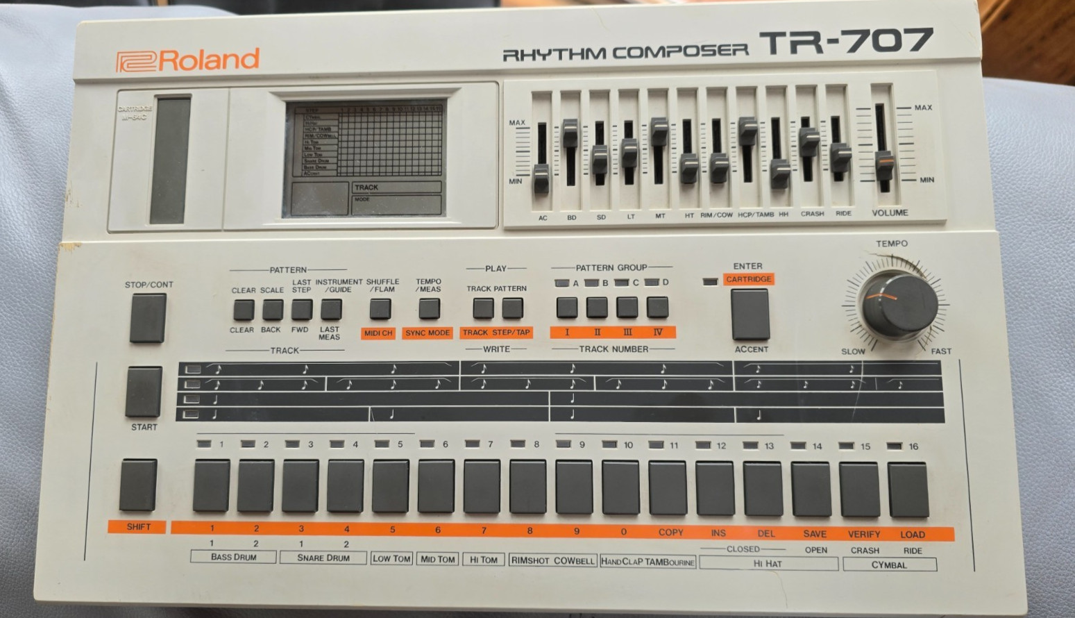 Roland TR-707 Rhythm Composer – Vintage Drum Machine