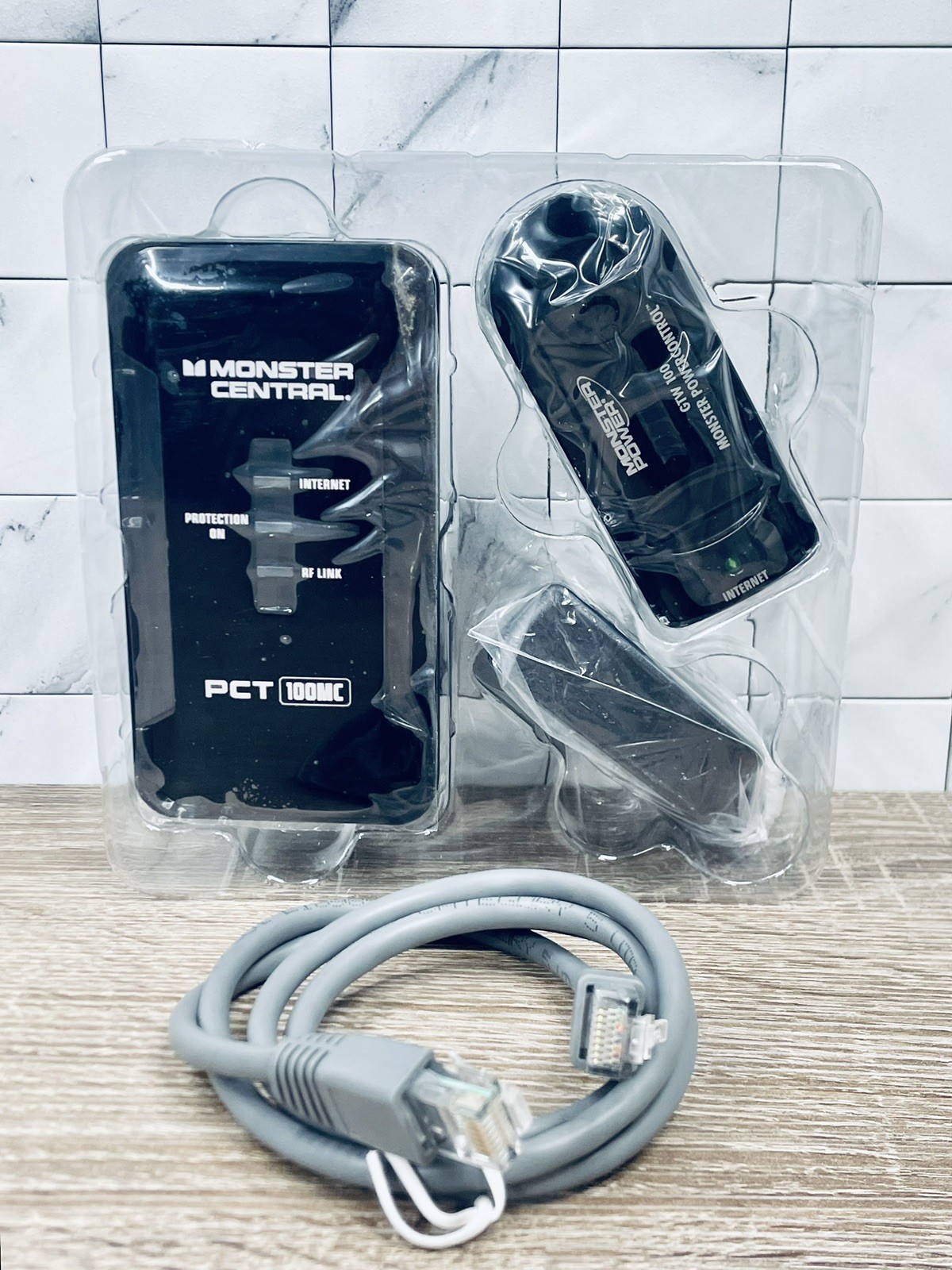 Monster Central Power Control 100MC with Ethernet Gateway kit (Requires app)