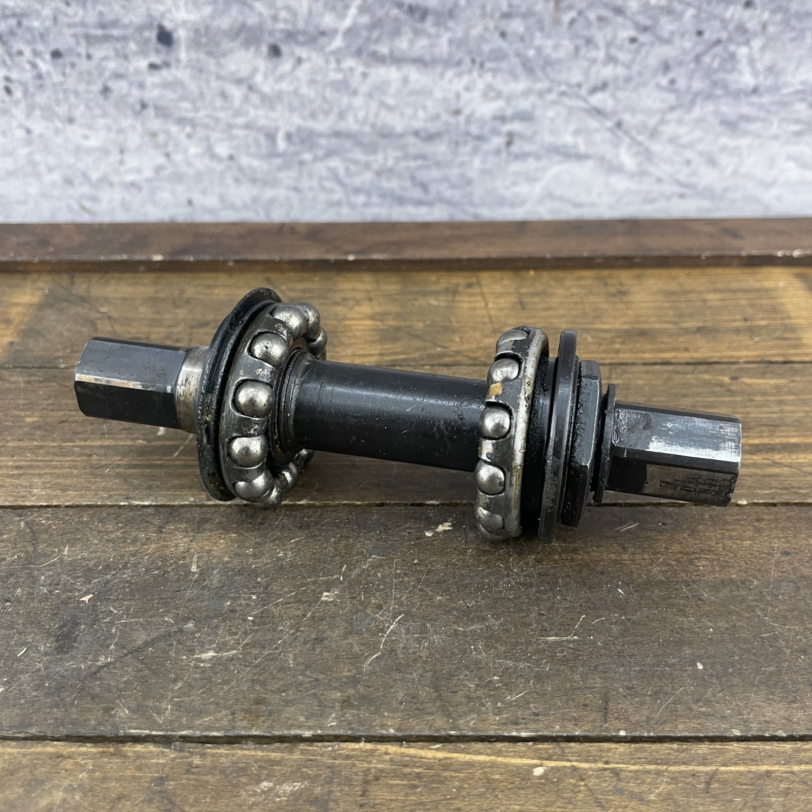Vintag BMX Bottom Bracket Hex Spindle 6 Side Flats Trek