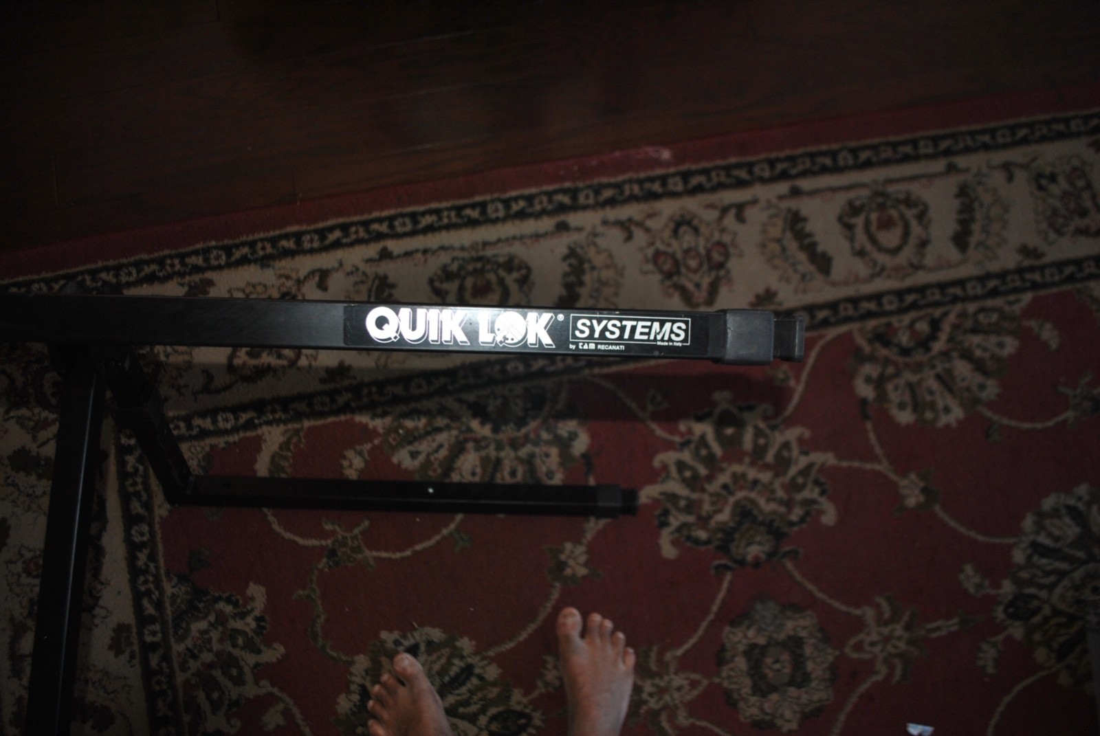 quicklok stand