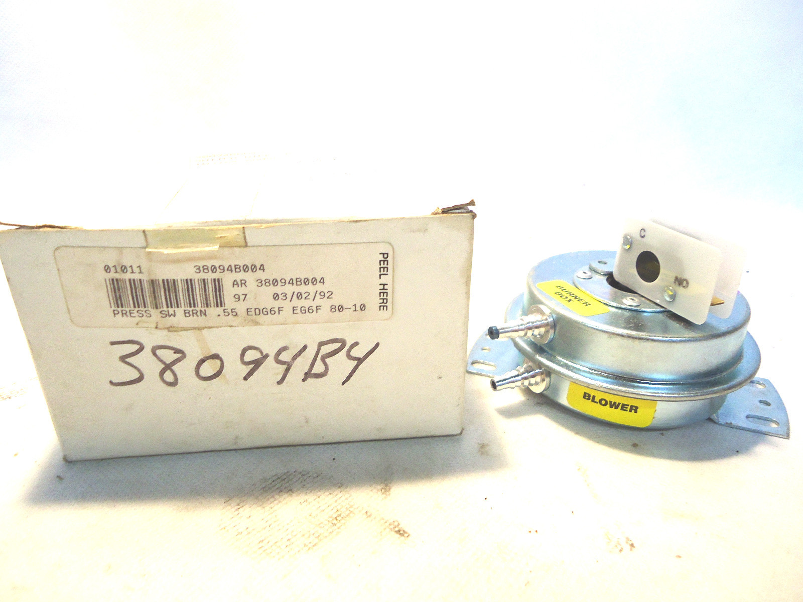 NEW IN BOX ARMSTRONG/TRIDELTA 38094B004 FS6502-795 PRESSURE SWITCH
