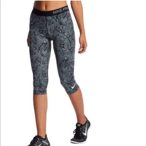 Nike Womens Snake Print Tights Black Grey White Sz Medium 823478 065