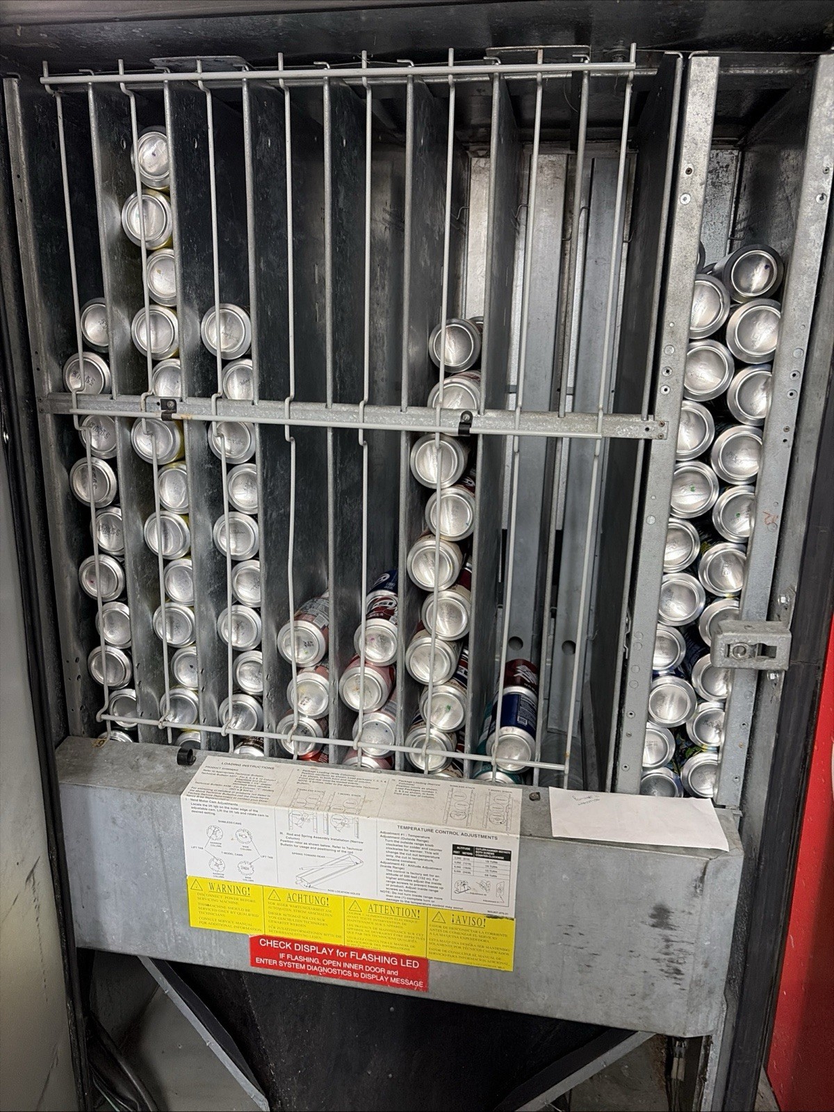 Dixie Narco 501E Multi Soda Vending Machine - 12oz
