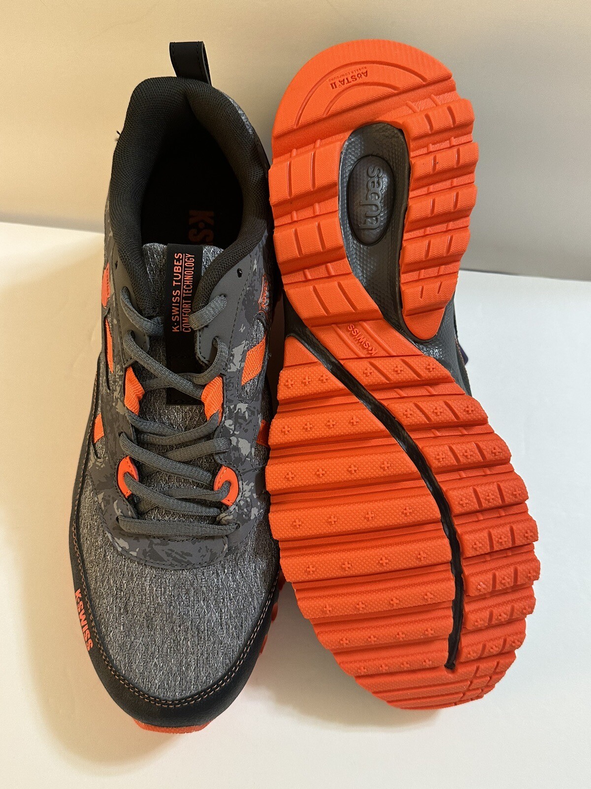 NEW KSwiss Mens Tubes Trail Comfort 200 Gray Orange Running Shoes Size 9