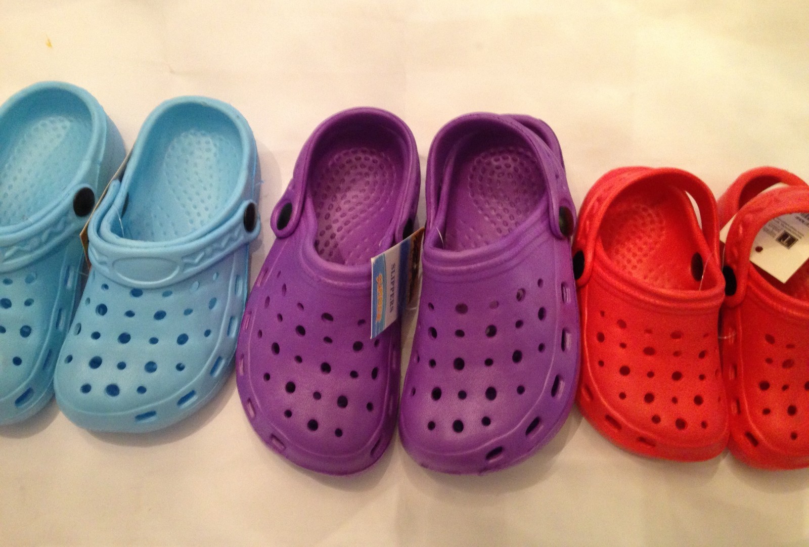 NEW  TEENS BEACH OR shower  CLOGS SLIP ON SANDALS