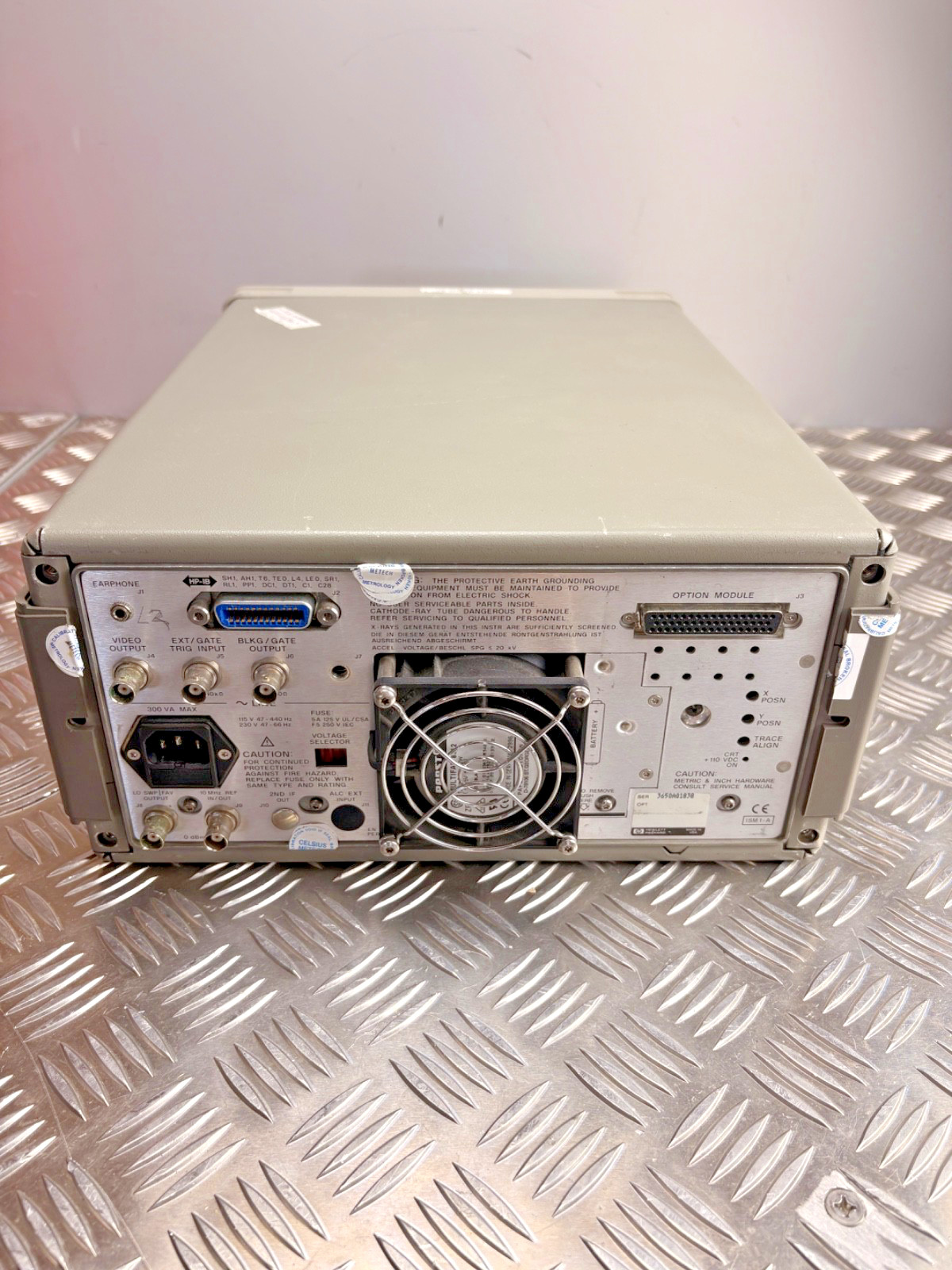 HP 8561E Spectrum Analyzer 30Hz-6.5GHz RF Microwave Analyzer Powers On