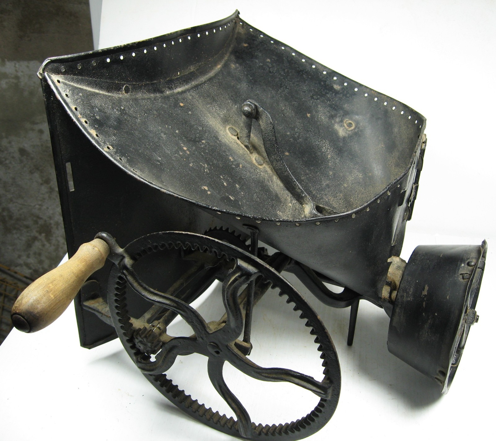 Antique Hand Crank Mechanical Seed Spreader Sower...Barn Home Decor