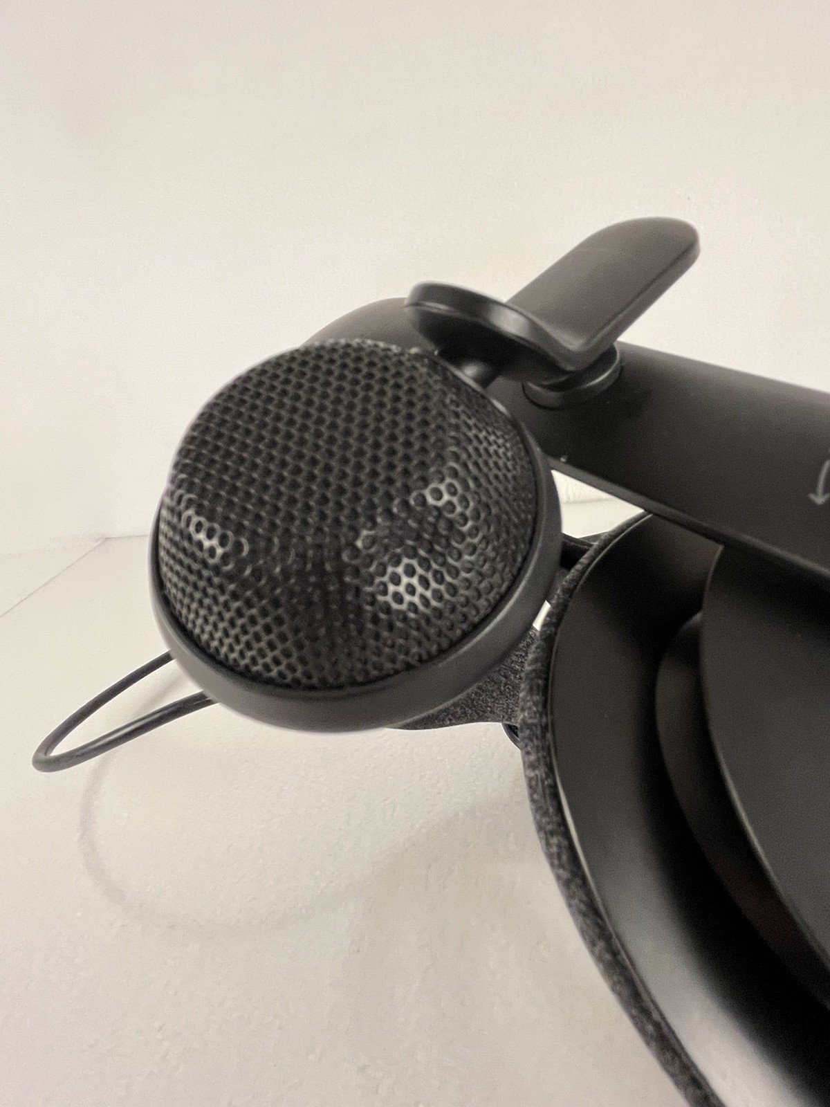 Valve Index VR Headset and Cables only / DAMAGED TETHER - Tested