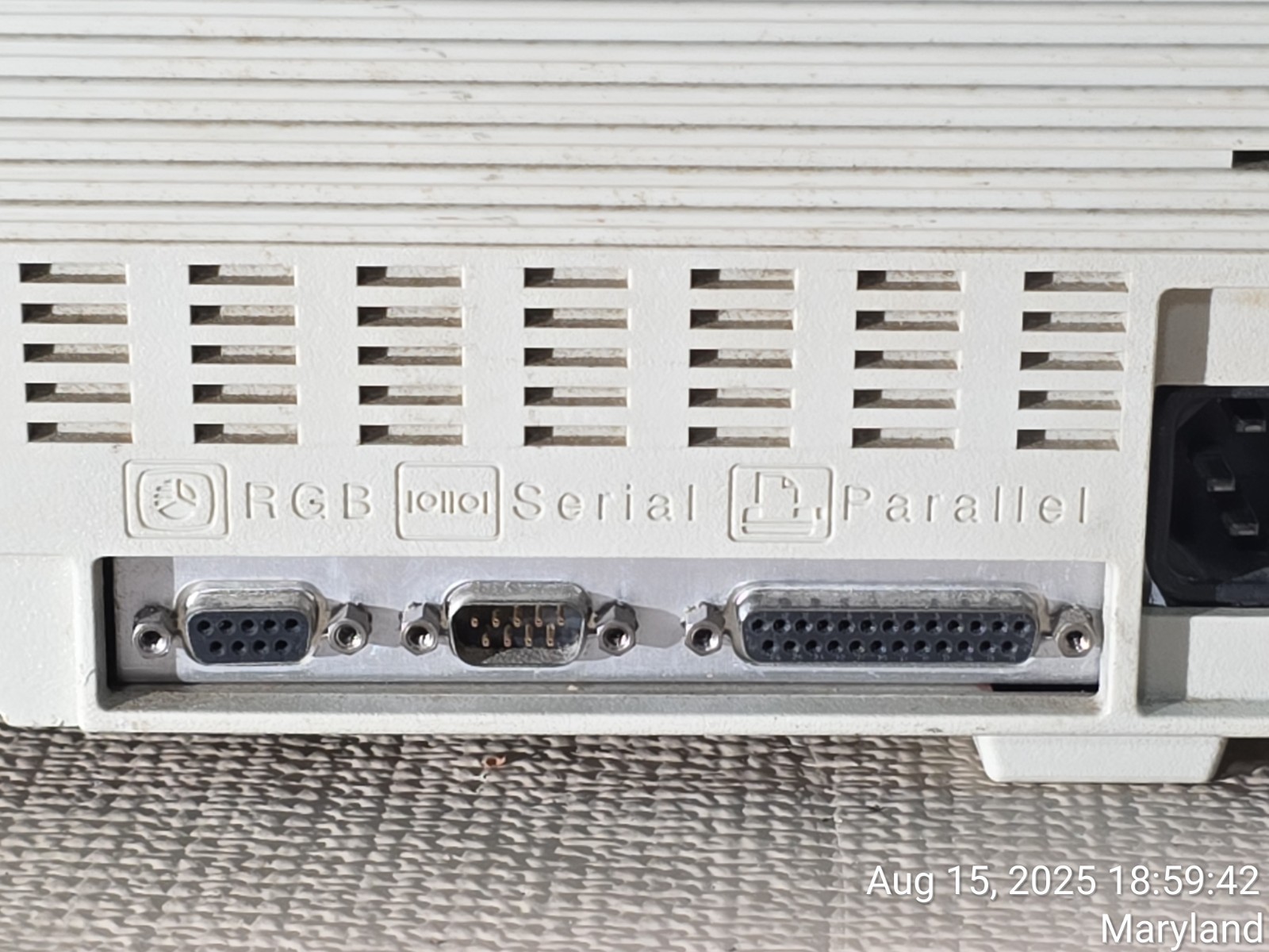 Vintage COMPAQ Portable III Computer Model: 2660 - Powers ON