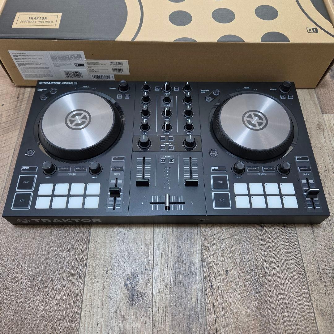 Native Instruments Traktor Kontrol S2 MK3 2-Channel DJ Controller Boxed Tested