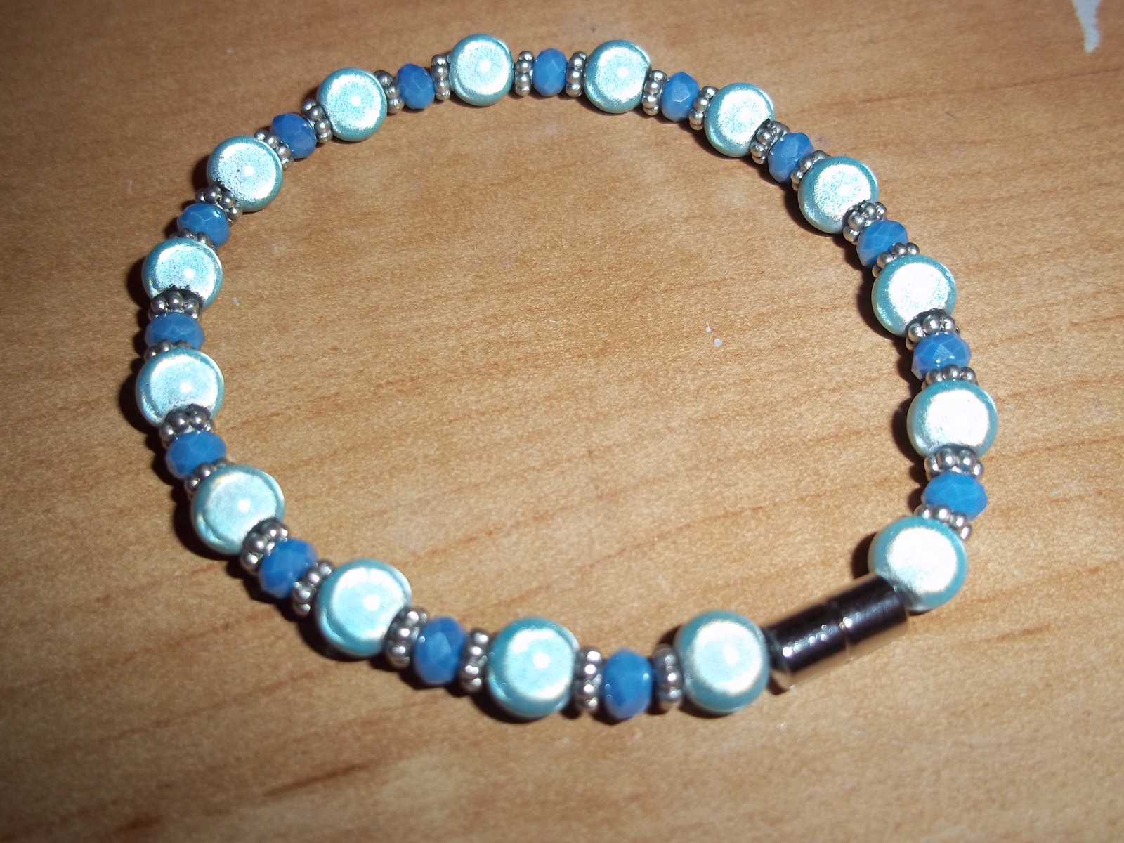 7.5 in BLUE Glass & BLUE Crystal Bracelet MAGNETIC Clasp A-29 Quality Jewelry