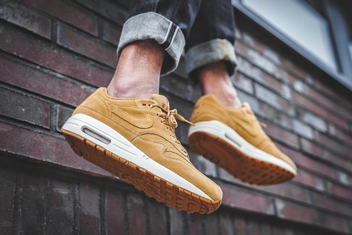 🔥Nike Air Max 90 PRM Flax Wheat Gold Beige Sail HJ3153-200 Men's Size 7.5-11.5