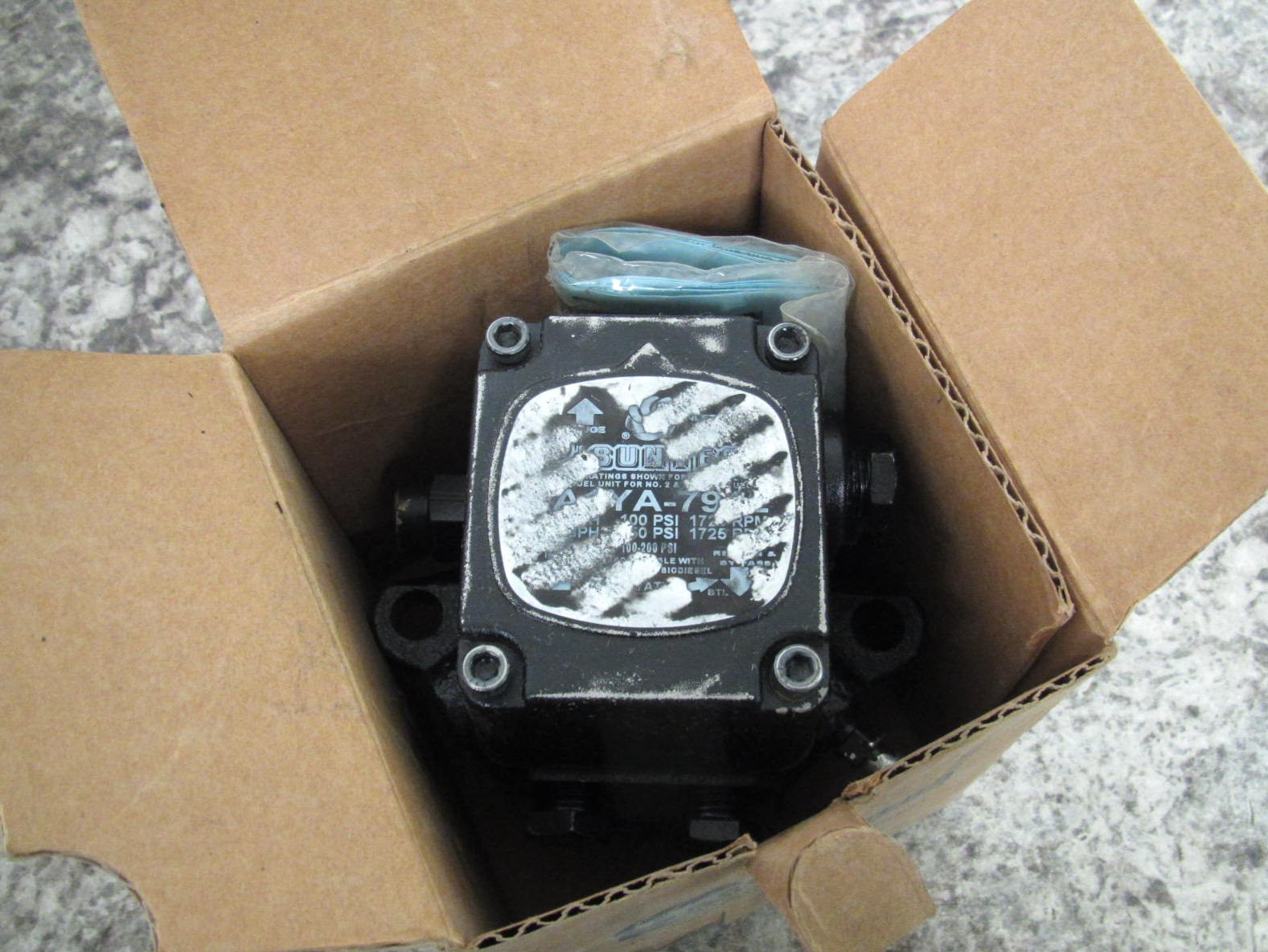 New Suntec A1YA-7912 Single Stage Fuel Unit Oil Burner Pump Free Shipping