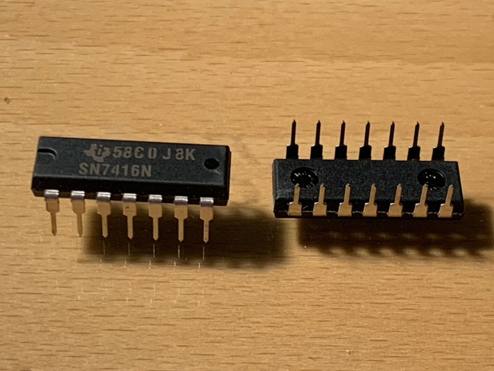 Texas Insruments IC - SN7416N - Hex Inverter Buffer, DIP-14.
