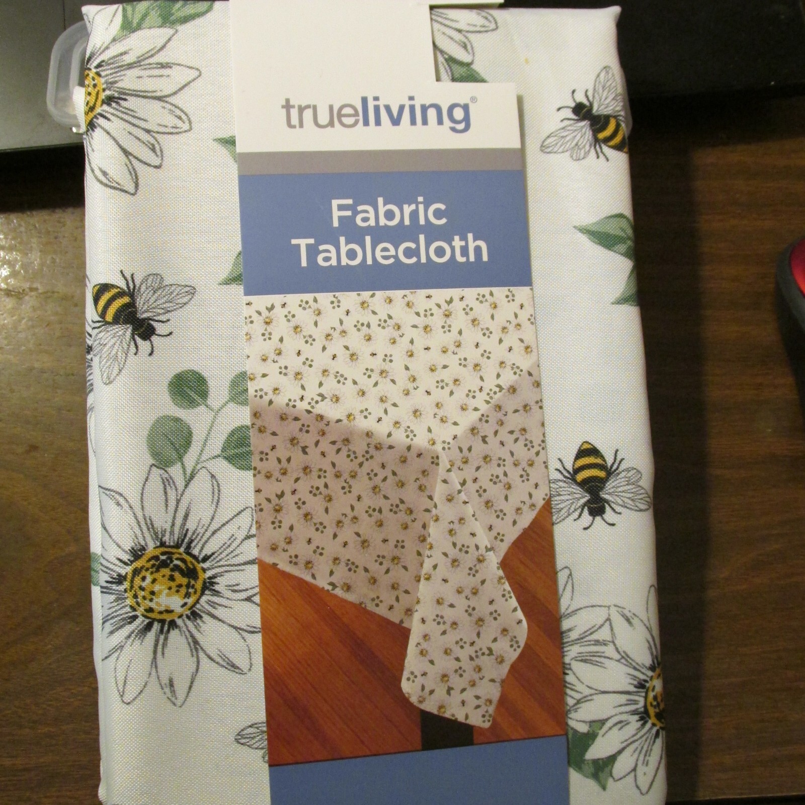 TRUELIVING~BUMBLEBEES W/WHITE DAISY~FABRIC TABLECLOTH~SZ~52" X 70"~NIP~EASY CARE
