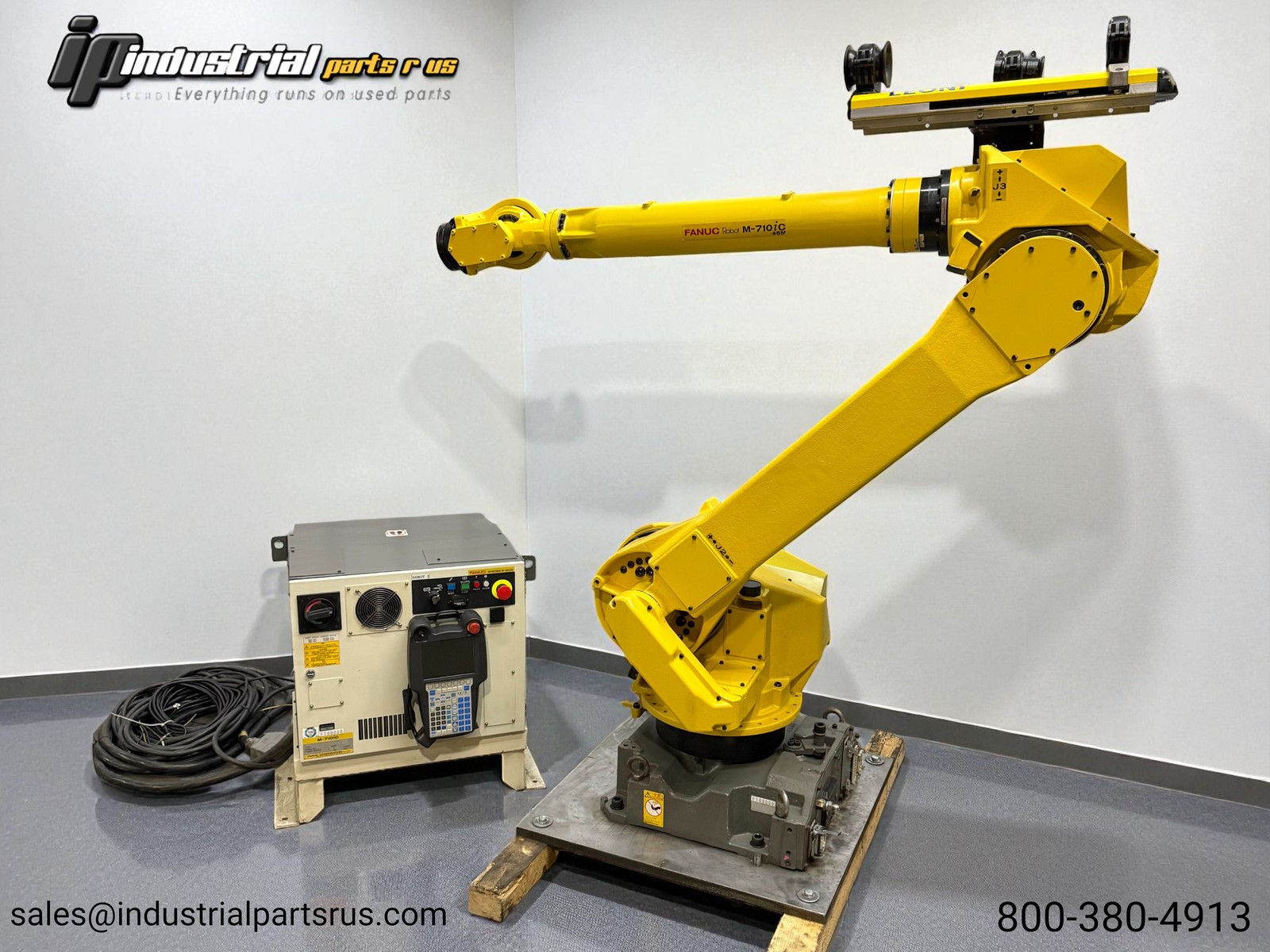 FANUC M-710iC/45M Robot R-30iB Control 45Kg Payload Teach Pendant TESTED