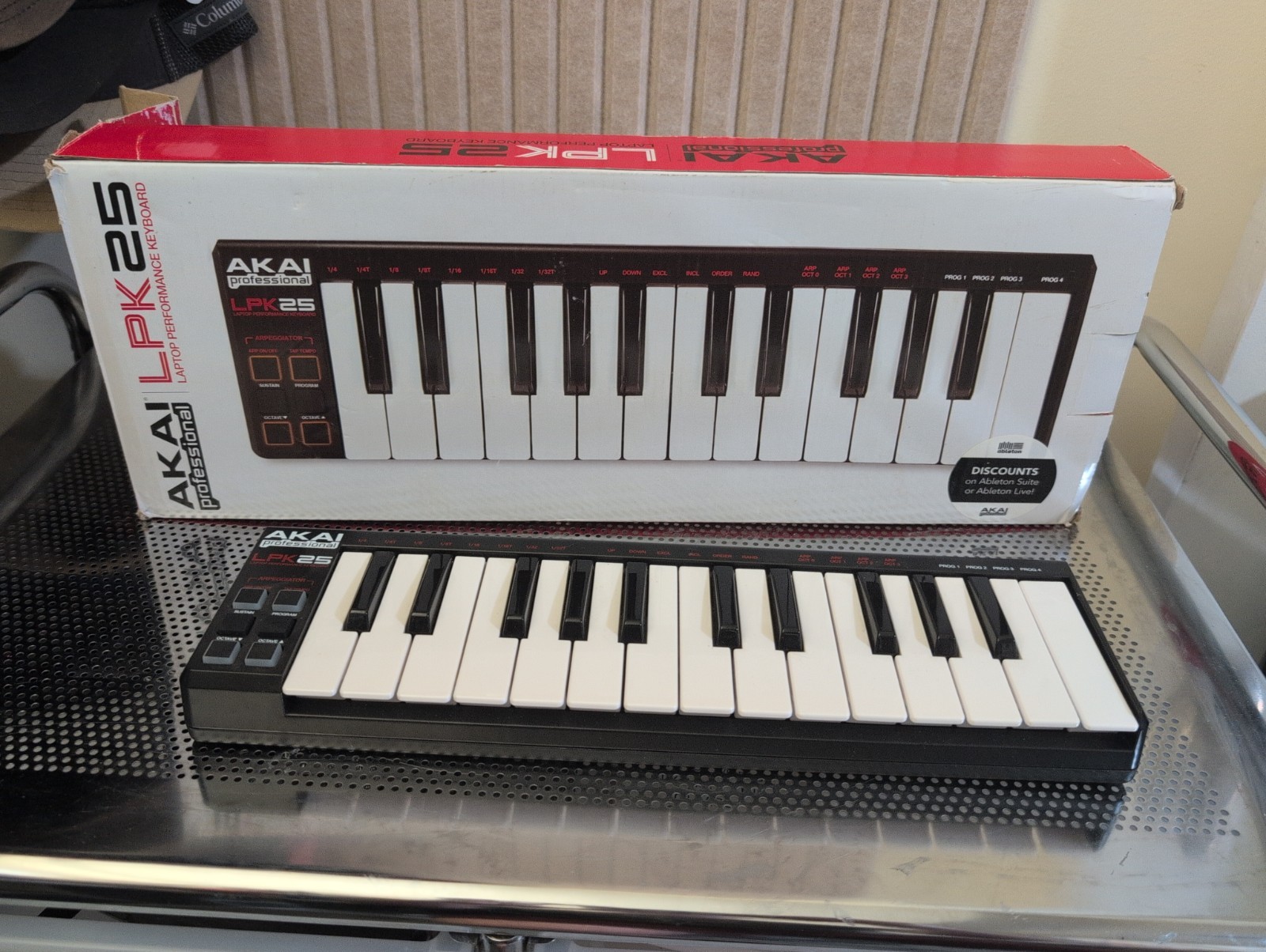 AKAI Professional LPK25 USB MIDI Controller Keyboard
