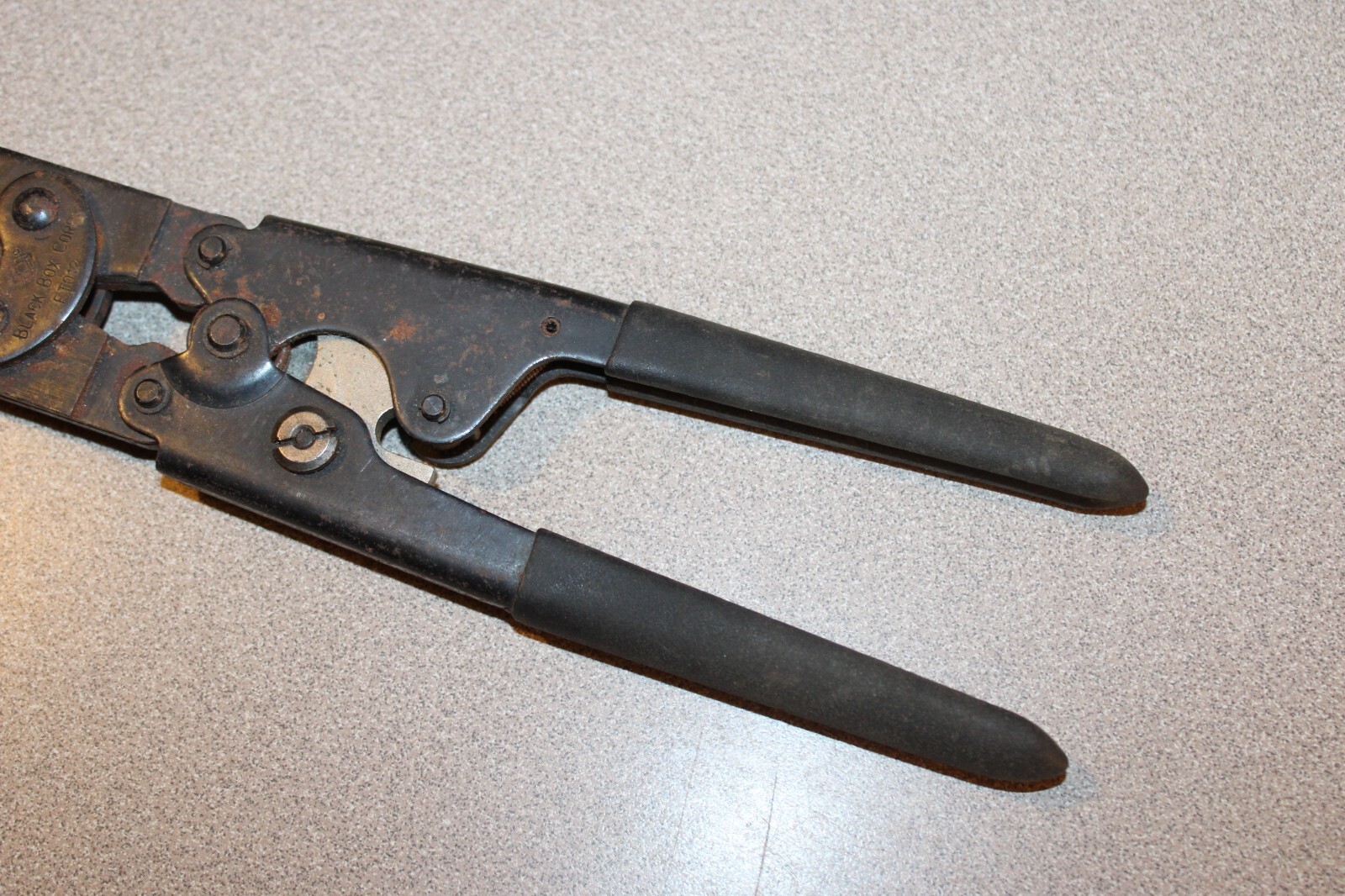 Black Box Corp FT012 V.35 And M/50 Crimp Tool