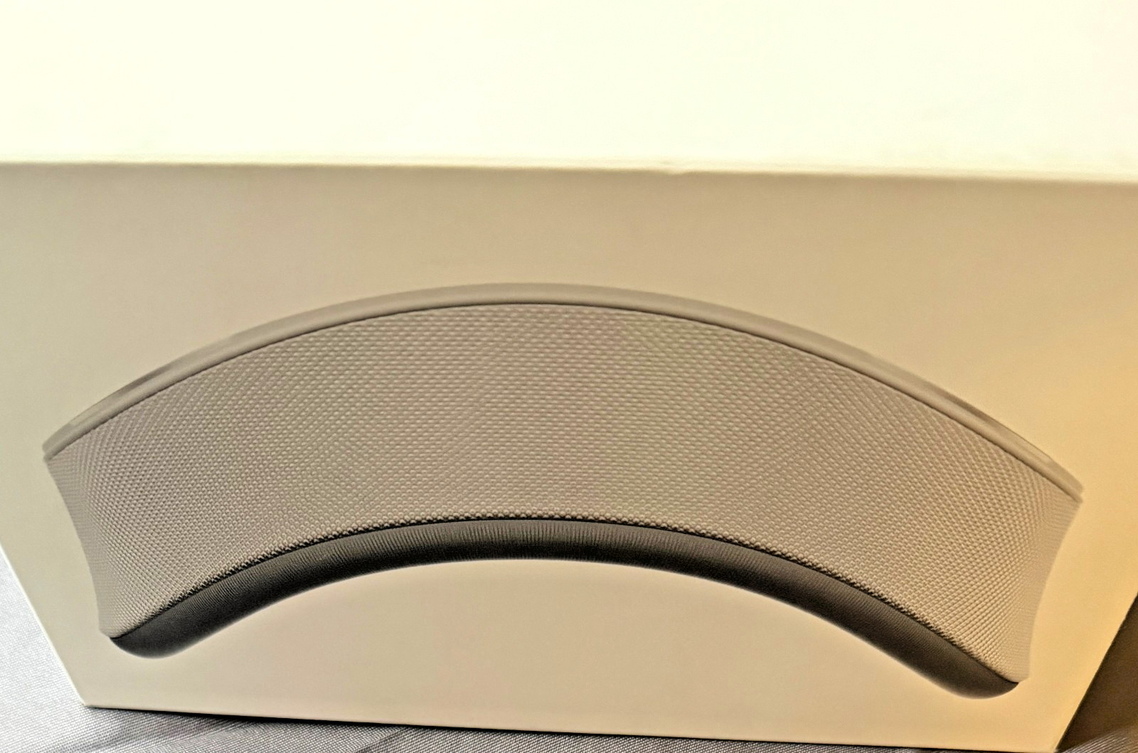 Apple Vision Pro Light Seal - 33W W+ MVH13LL/A - NEW & SEALED