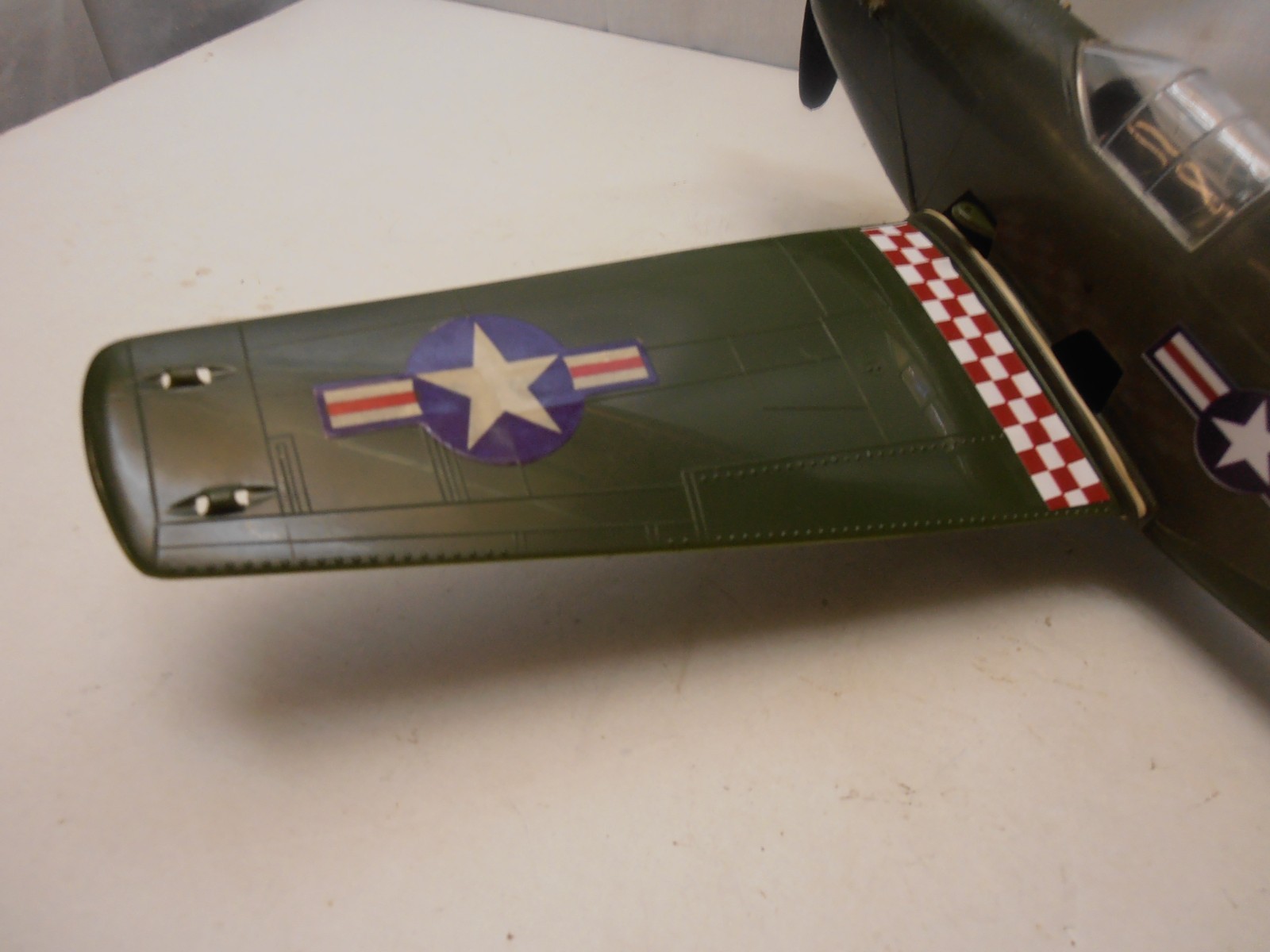 Cox 049 P-51 Avion