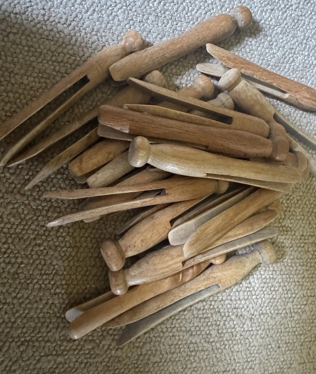 Vintage Antique Wooden Clothes Pins Lot Of 20 (4) Inch Weathered Primitive
