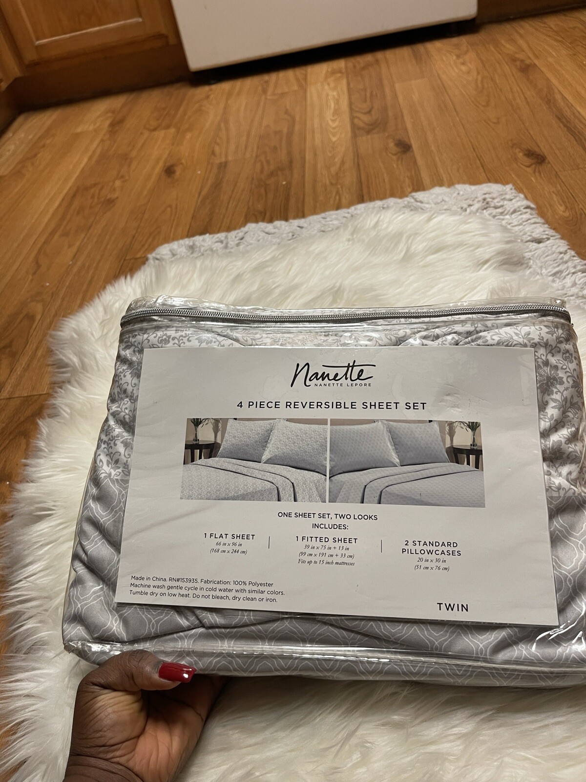 NANETTE LEPORE 4 PIECE REVERSIBLE SHEET SET